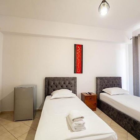 Alnes Hotel Sarande Exterior photo