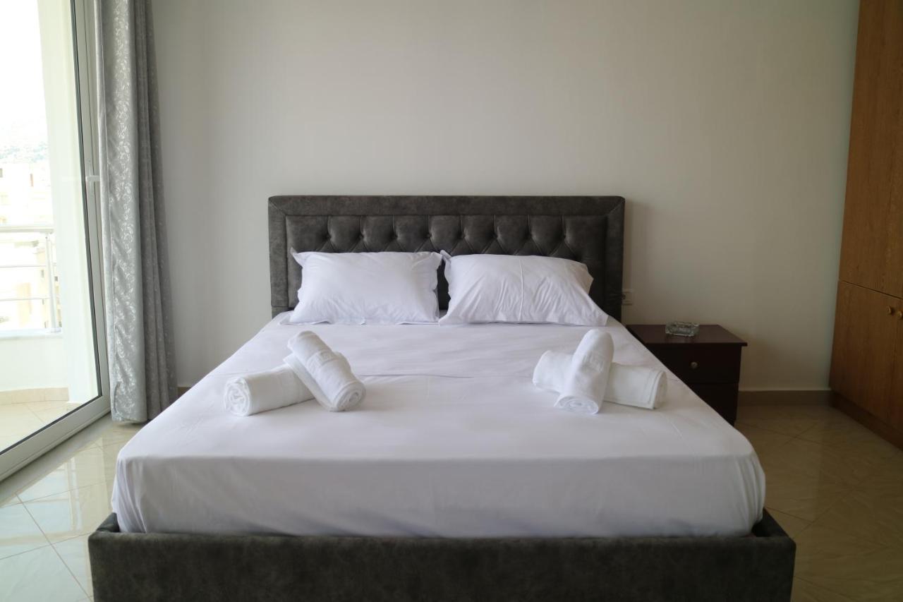 Alnes Hotel Sarande Exterior photo