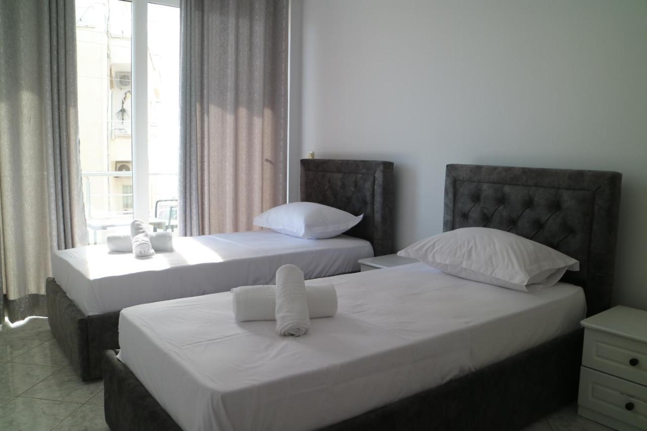 Alnes Hotel Sarande Exterior photo