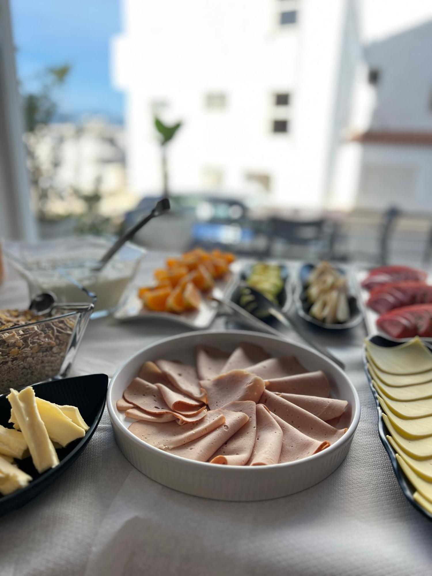 Alnes Hotel Sarande Exterior photo