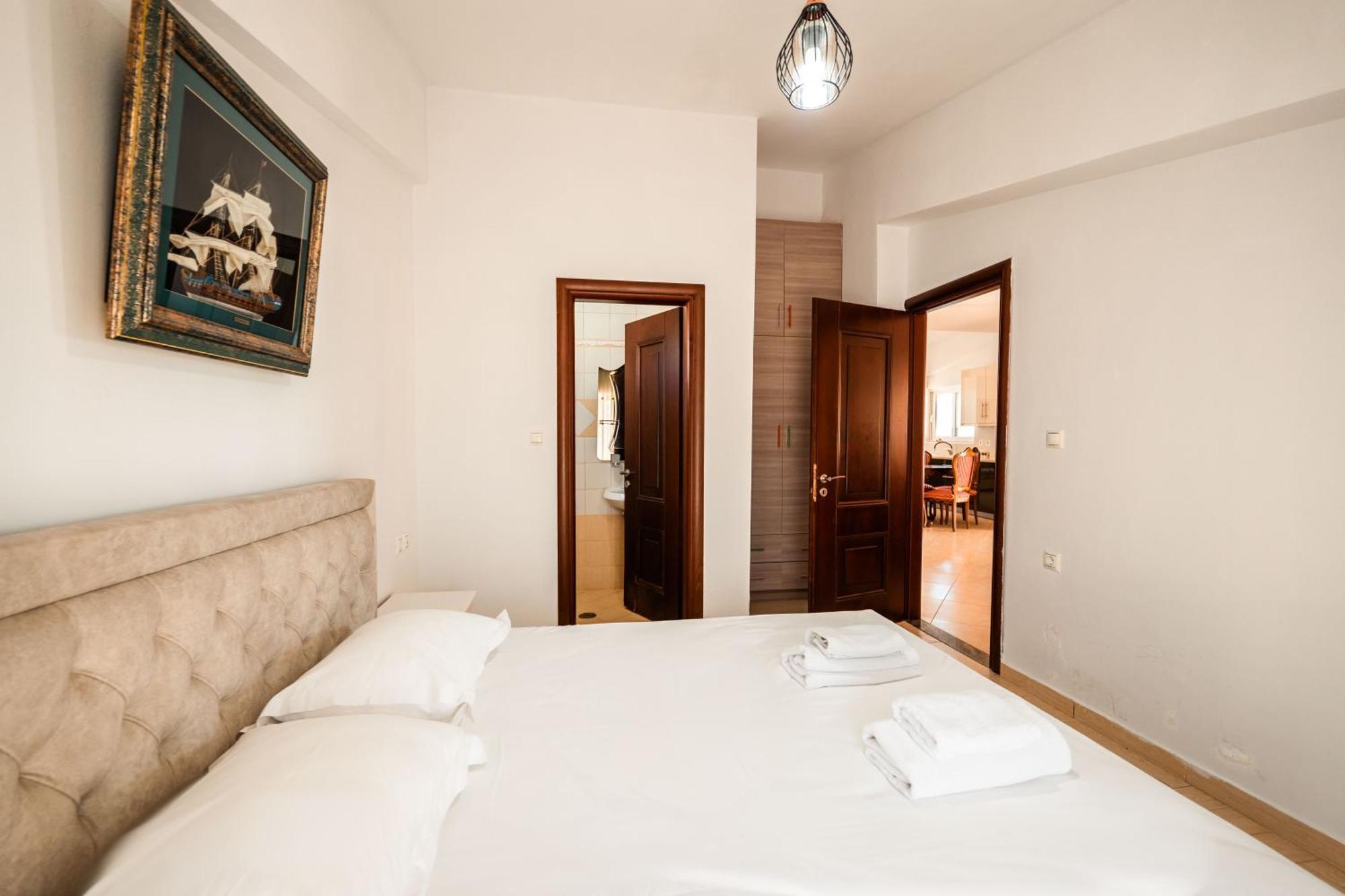 Alnes Hotel Sarande Exterior photo