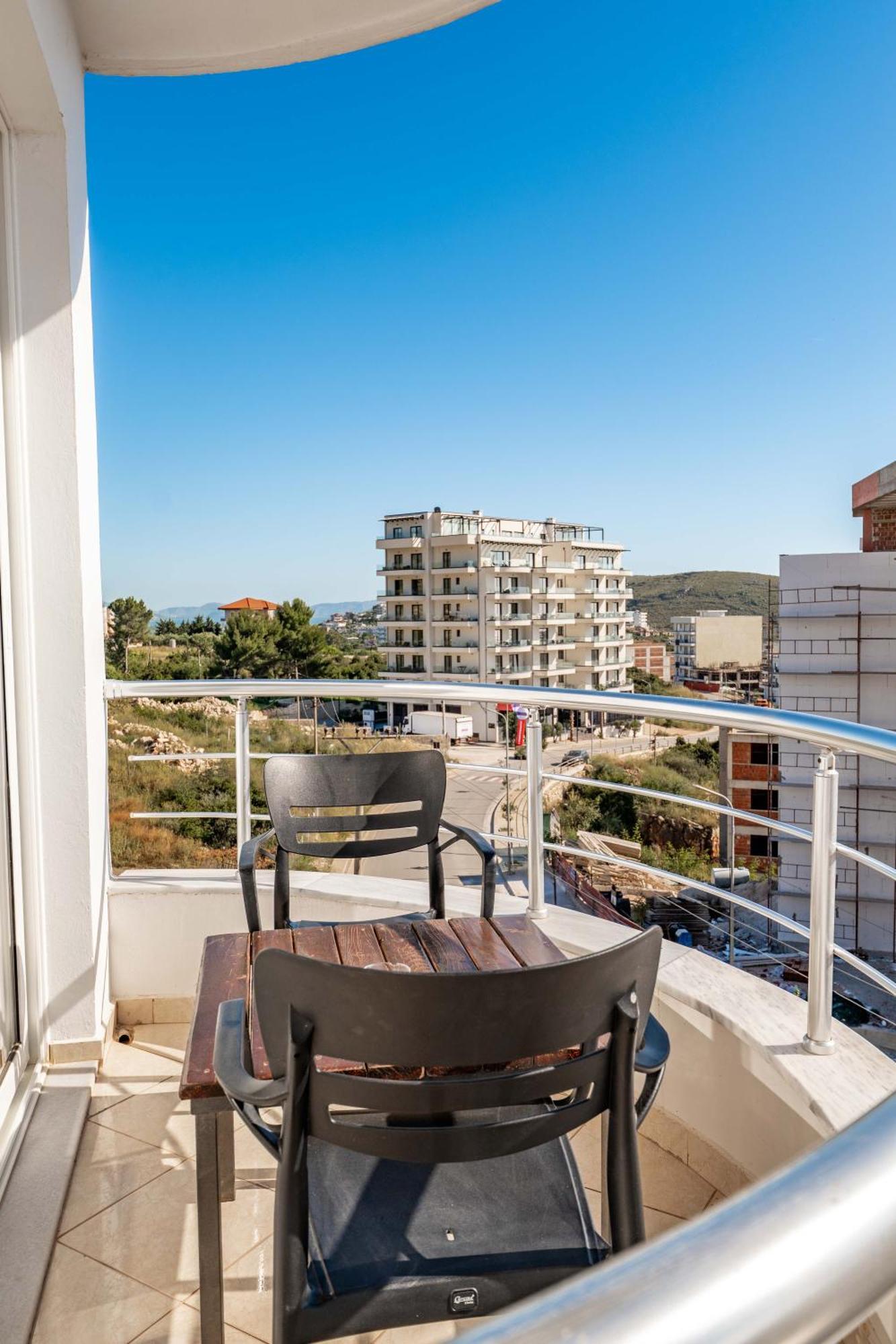 Alnes Hotel Sarande Exterior photo