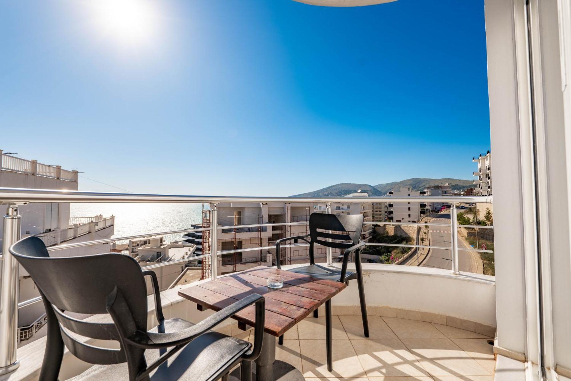 Alnes Hotel Sarande Exterior photo