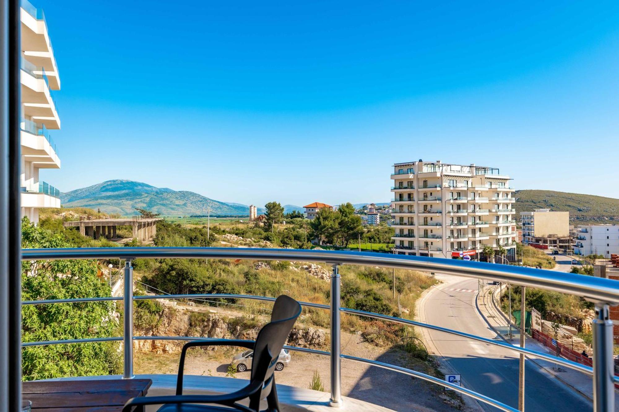 Alnes Hotel Sarande Exterior photo