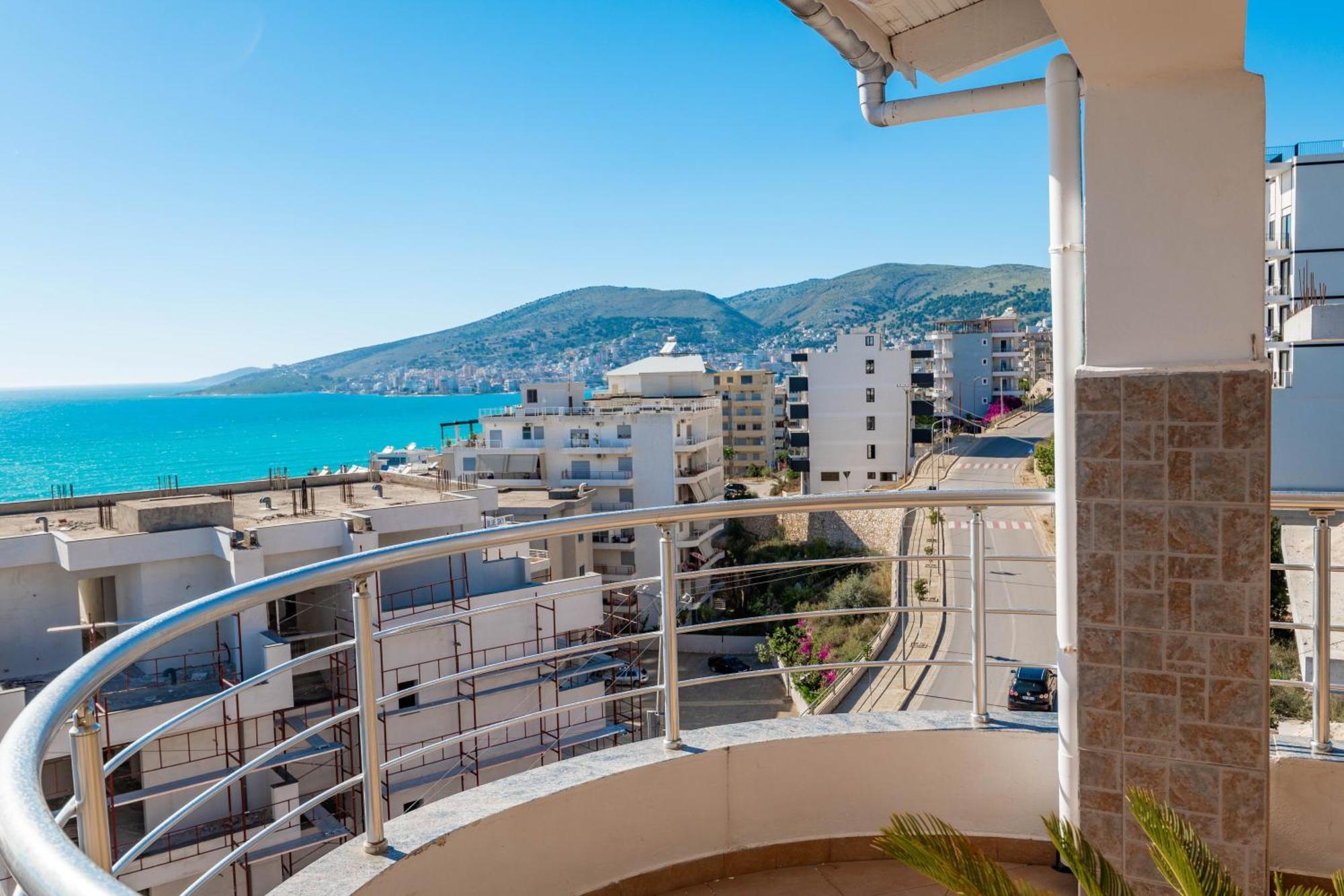 Alnes Hotel Sarande Exterior photo