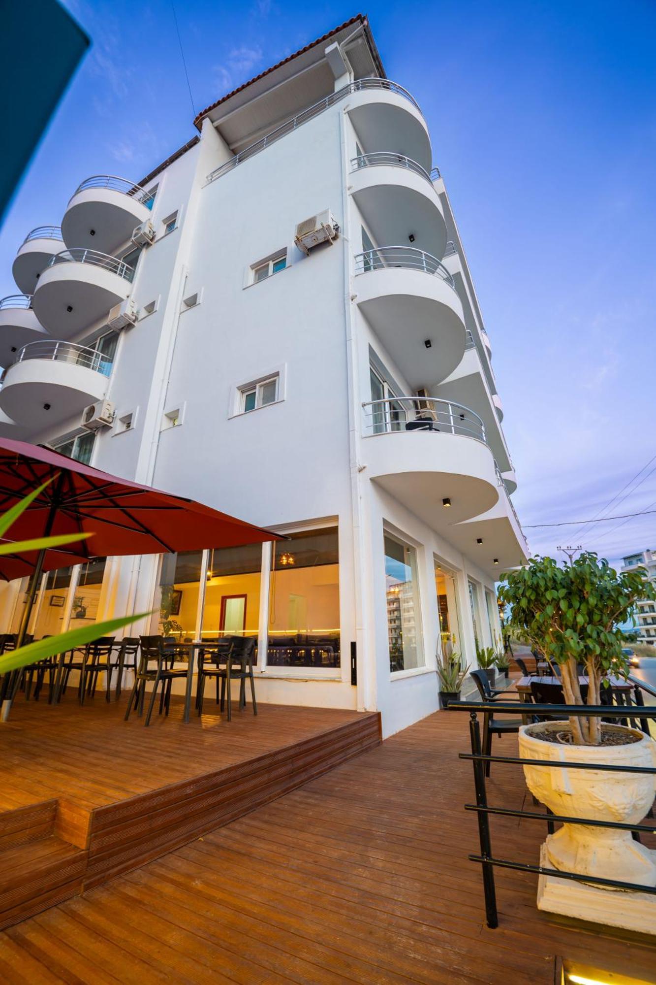 Alnes Hotel Sarande Exterior photo