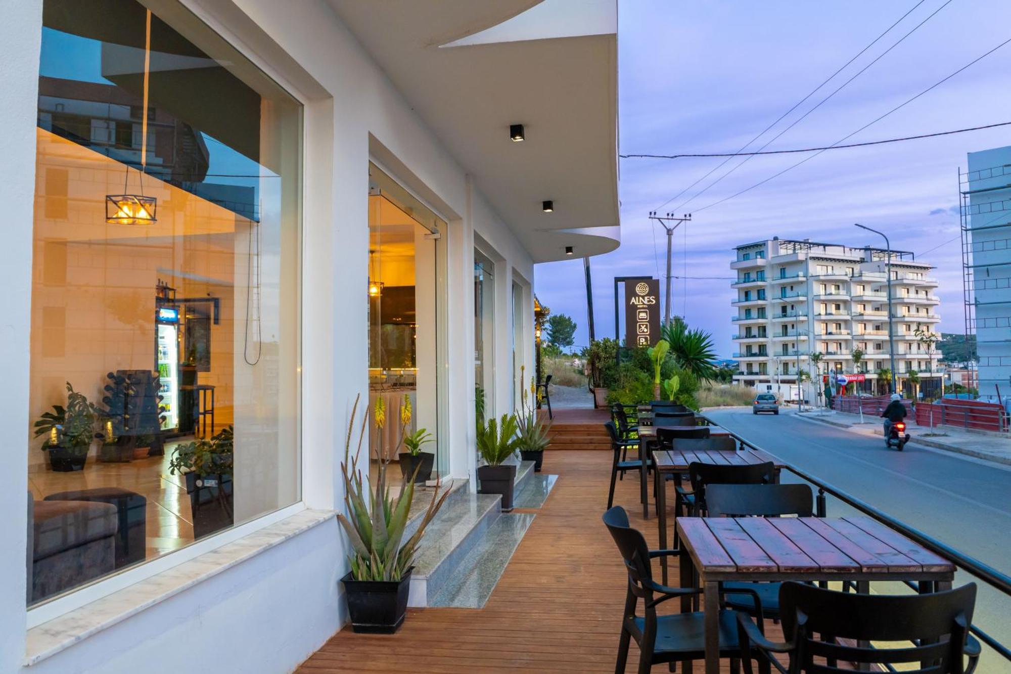 Alnes Hotel Sarande Exterior photo